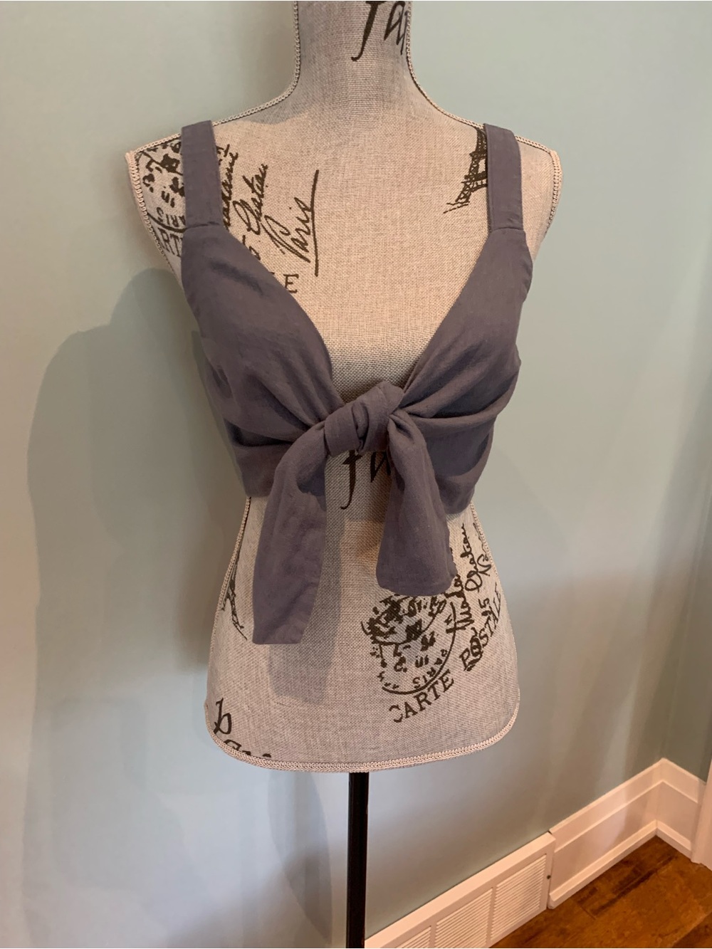 Abercrombie & Fitch Gray Tie-Front Crop Top